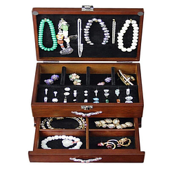 Vue de face de la boîte à bijoux en bois classique à tiroir (ouverte)