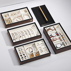 Plateaux-compartiments de la boîte à bijoux en bois 'quadri compartiments'