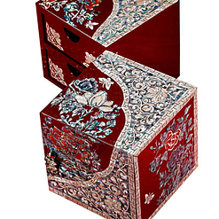 Vue de 3/4 de la boîte à bijoux originale '2 cubes rouges' (entrouverte)