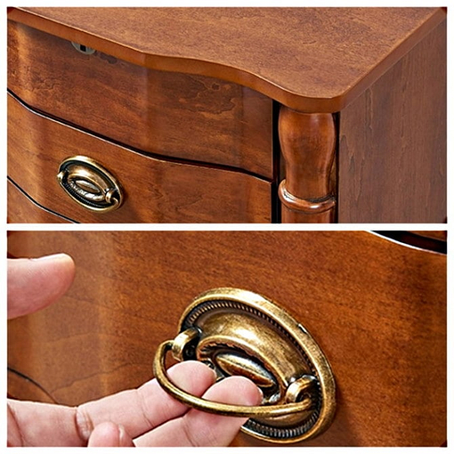Détails de la poignée d'un tiroir (2 photos superposées)