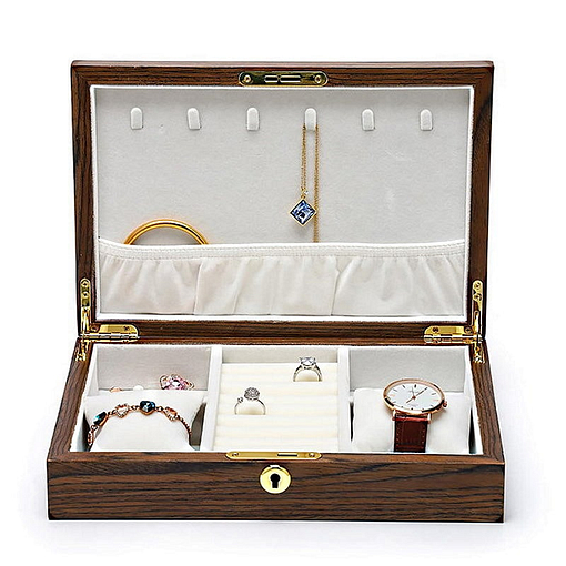 Vue de face de la boîte à bijoux bois bagues et montres (ouverte)