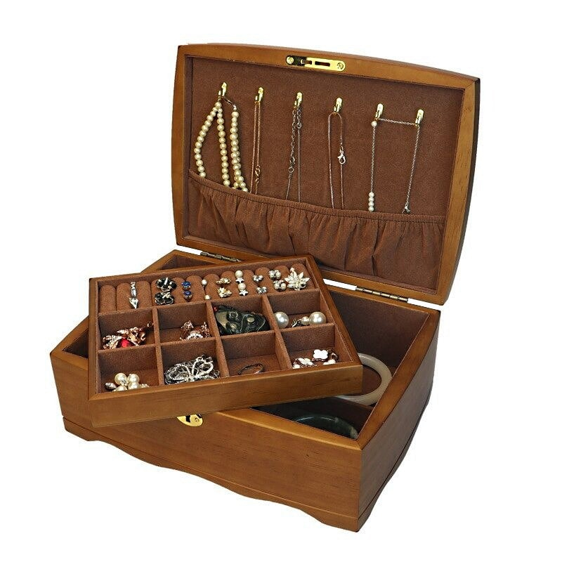 Vue de 3/4 de la boîte à bijoux en bois 'vintage marron' (ouverte, avec compartiment soulevé)