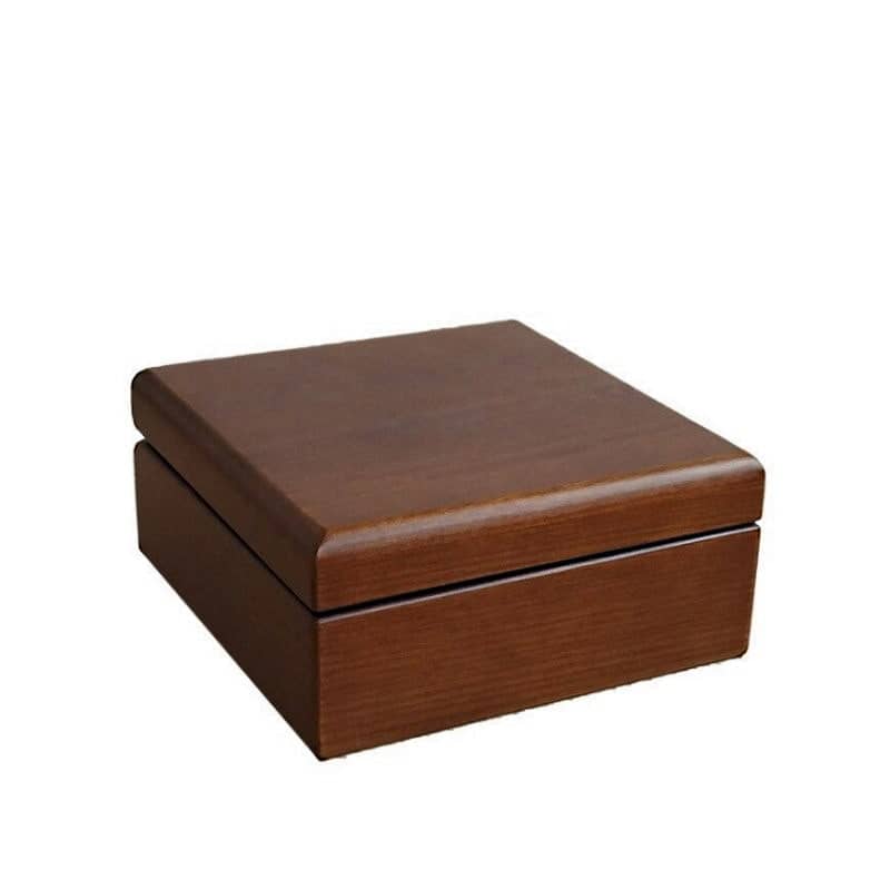 Petite boîte à bijoux en bois carrée (fermée)